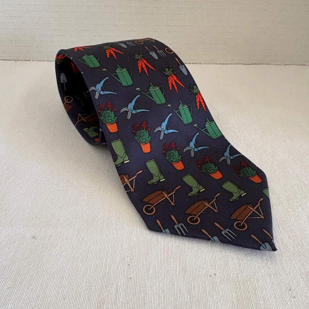 Magnificent Mouchoirs Mens Silk Tie Navy Garden Novelty Watering Can Carrots